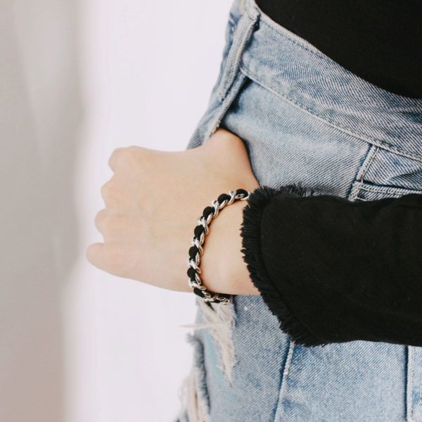 Black Chamude With Chain Bracelet