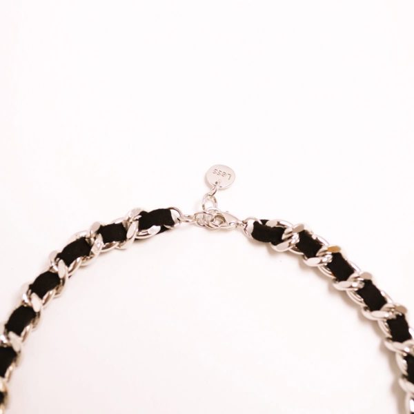 Black Chamude With Chain Choker